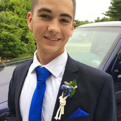 Nautical Boutonnieres for Prom Season
