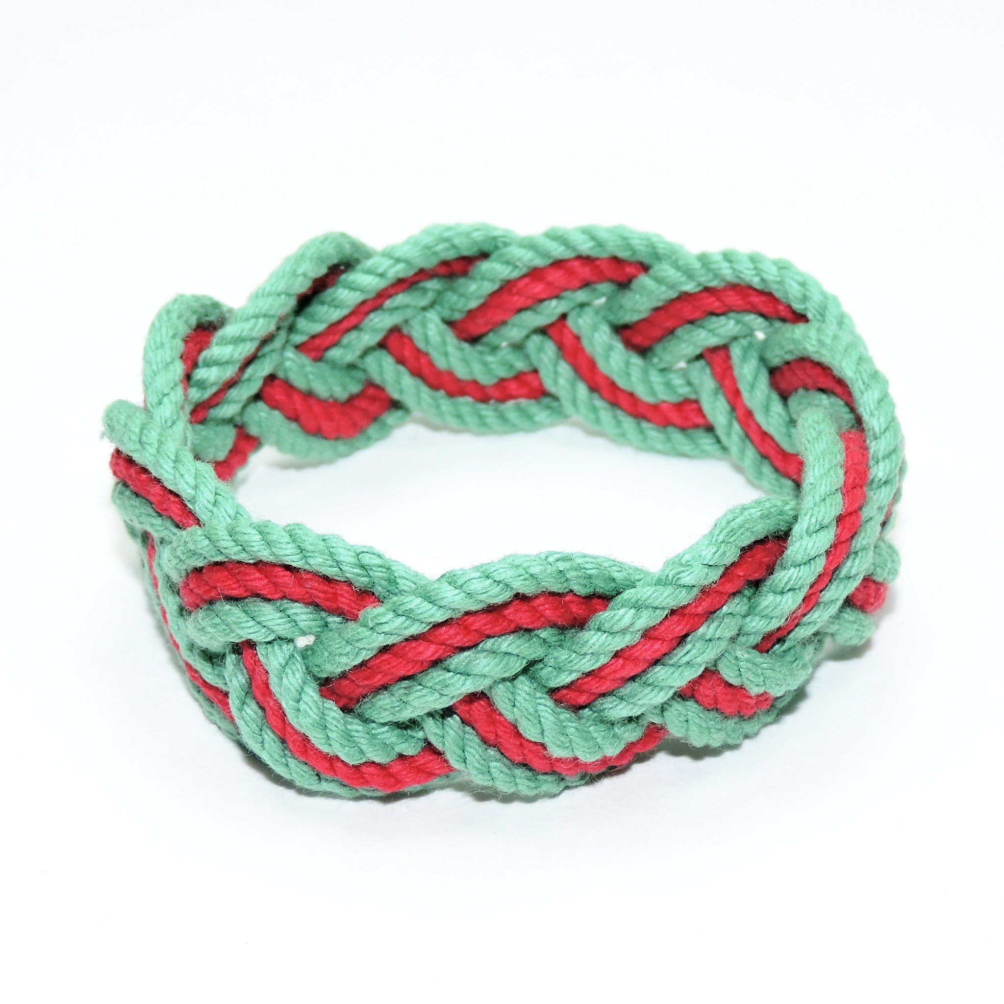 Two-Colored Square Knot Friendship Bracelet Tutorial [CC] 