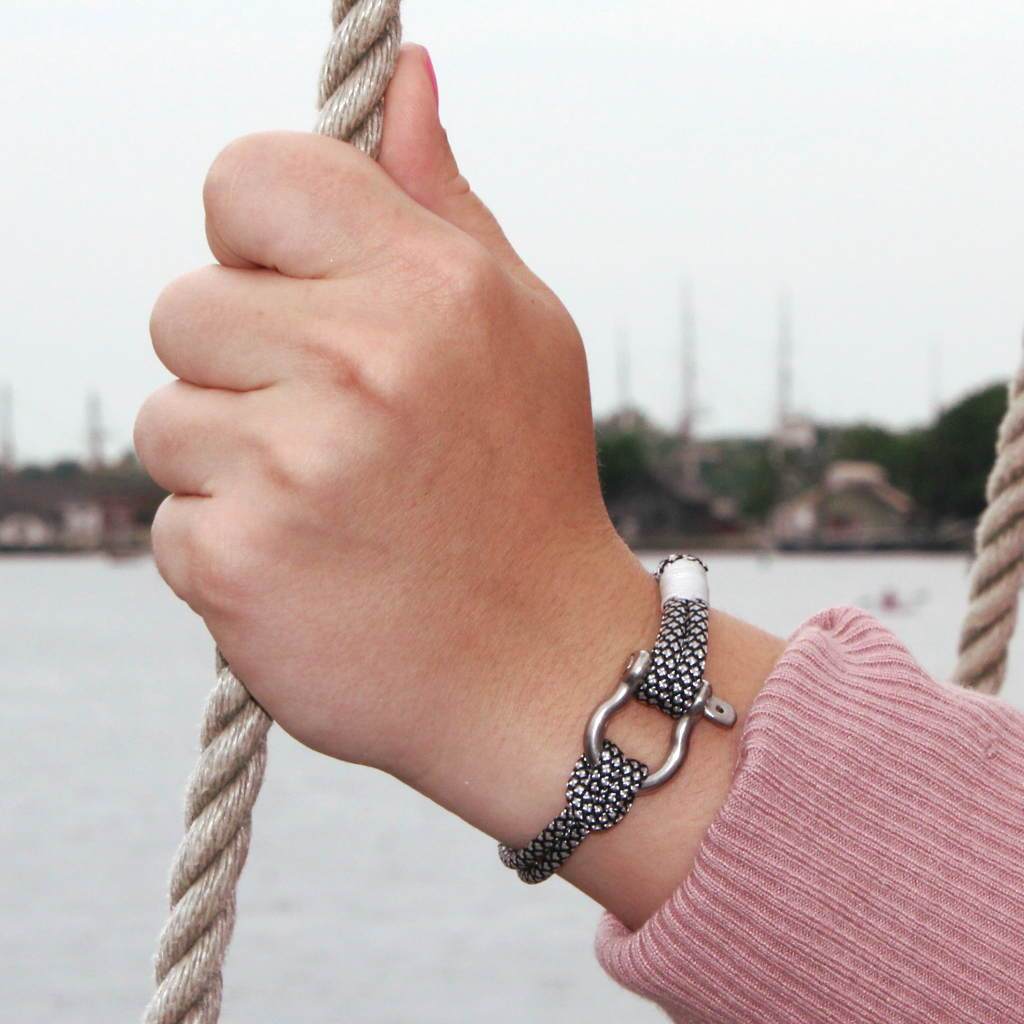 Black Diamond Nautical Shackle Bracelet 167 Mystic Knotwork 